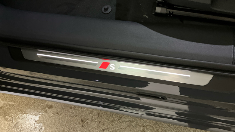 Audi A6 210kW 83kWh S Line 5dr Auto Electric Estate